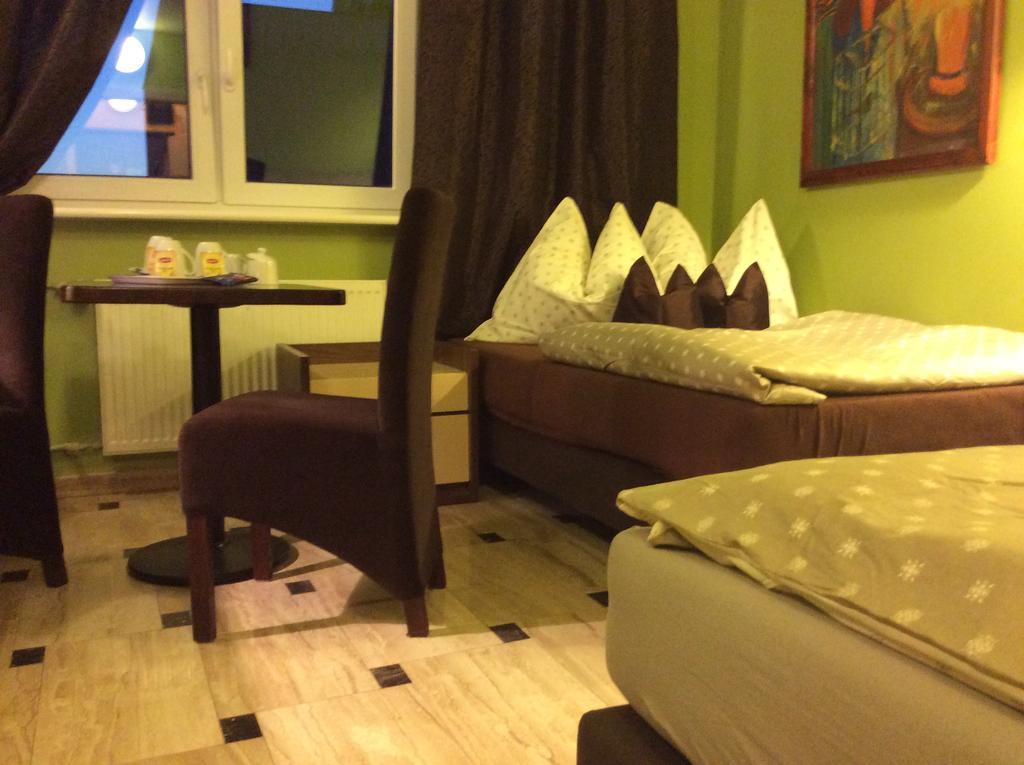 Mika Rooms Raclawicka 144 & Wislicka 3 Studio - Adults Only Warsawa Bagian luar foto